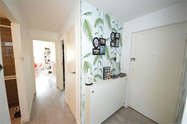 Daws Lane, Mill Hill, NW7